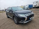 Mitsubishi Outlander Diamant Edition 4WD - Mitsubishi Outlander mit Panoramadach