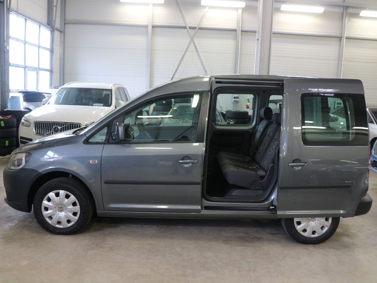 Fahrzeugabbildung Volkswagen Caddy TSI Roncalli 5-Sitzer AHK Klima PDC