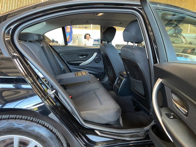 BMW 320 d Lim.  xDrive *NAVI*PDC*SZHZ*TEMPOMAT*4x4*