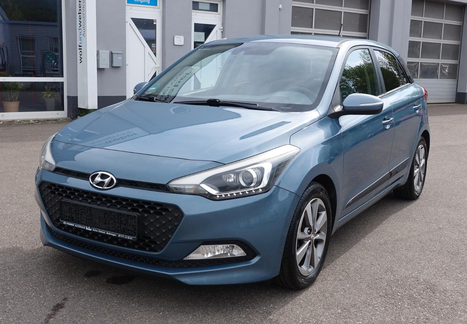 Hyundai i20 1.4 YES! Silver *Navi*Spurass1*Temp*Kam*Alu*