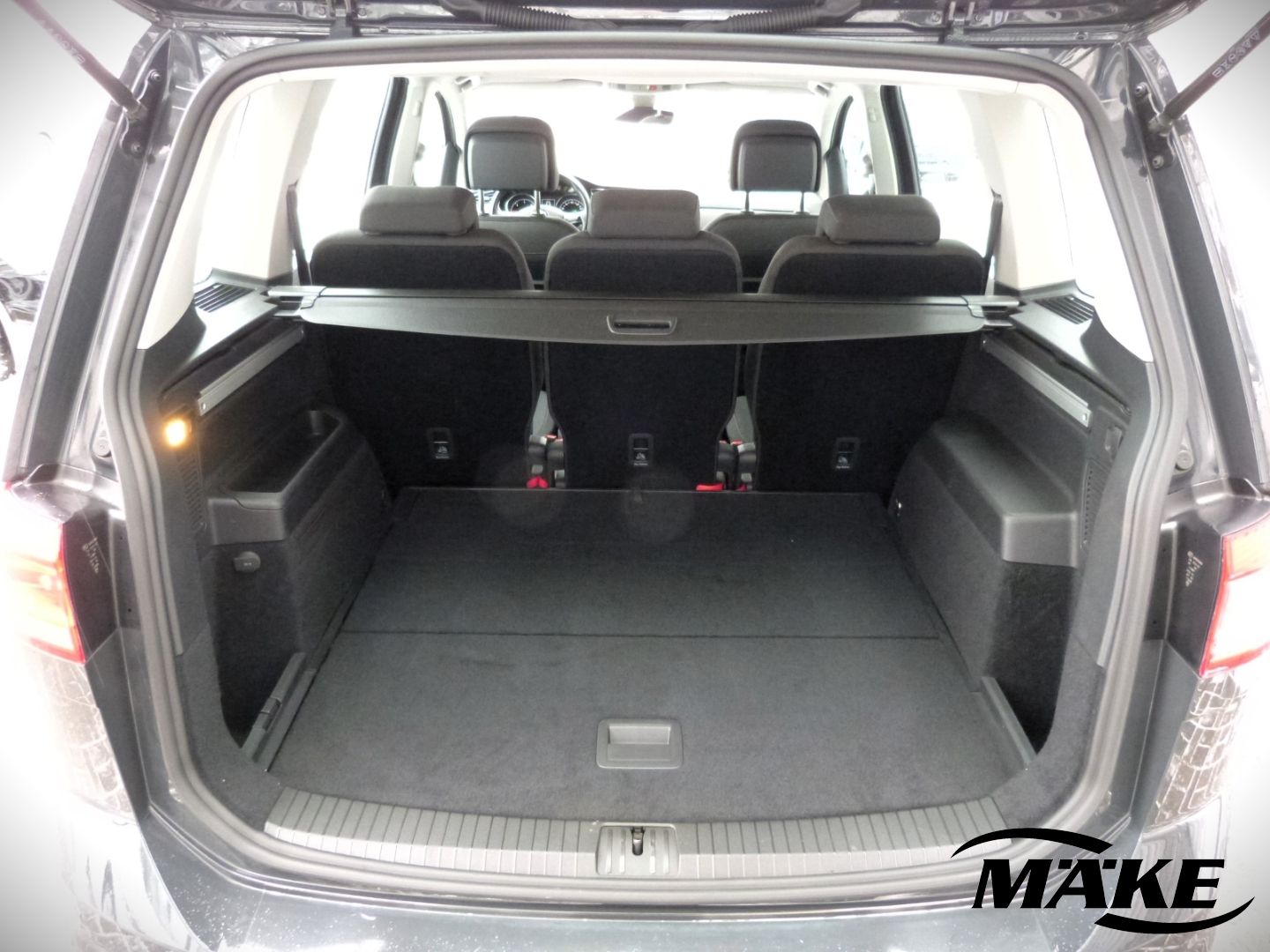 Touran 2.0 TDI DSG, ACC, LED, SHZ, Navi, Digital