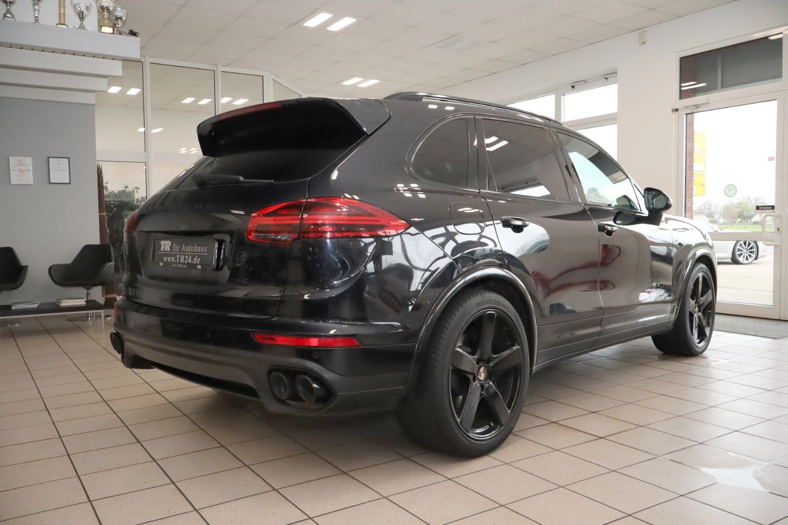 Fahrzeugabbildung Porsche Cayenne S Diesel Luftfederung, AHK, Panorama,21"