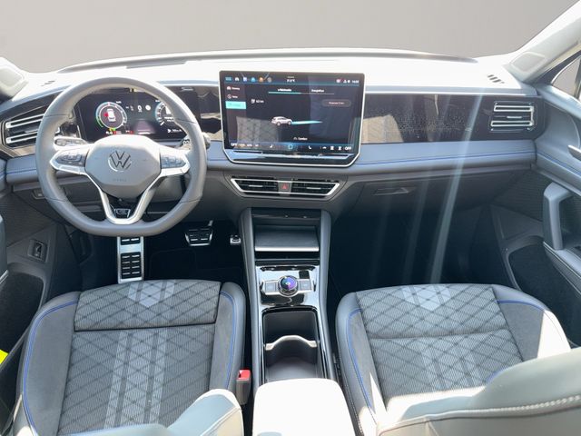 Tiguan R-Line 1.5 eHybrid, AHK, BlackStyle, Area