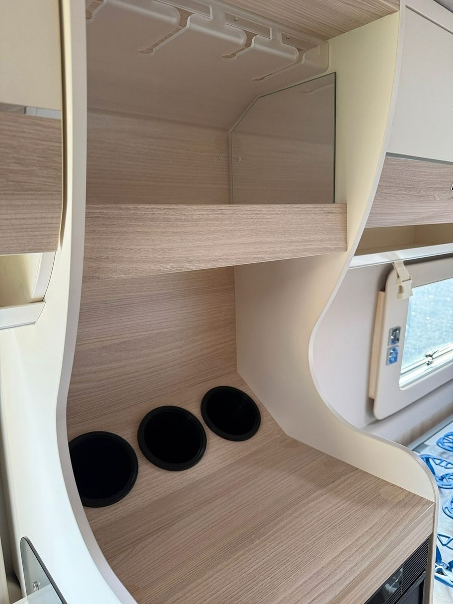 Fahrzeugabbildung Eura Mobil Van V 635 EB Automatik, Klimaauto., Solar, RFK