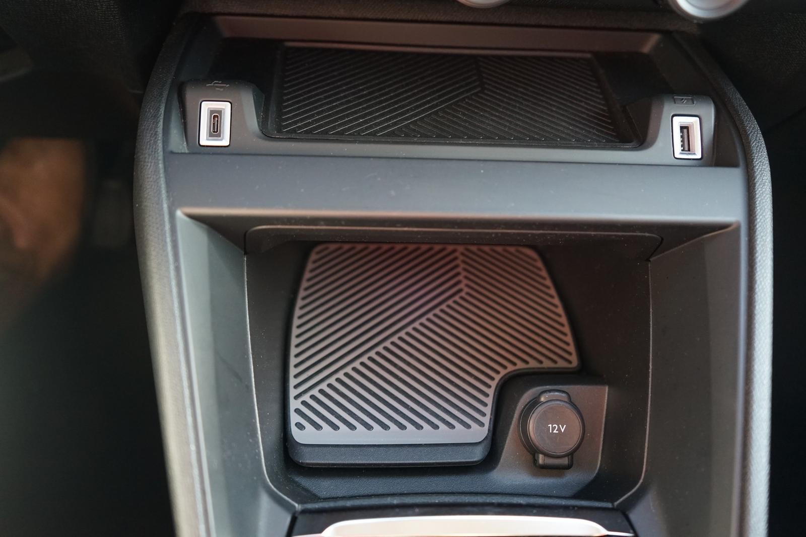 Citroën C4 1.2 12V e-THP Max Aut. LED Navi ACC Kamera