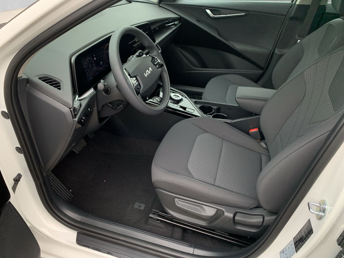Fahrzeugabbildung Kia Niro STANDARD  64,8-kWh-Batterie*FREISPECHEINRIC