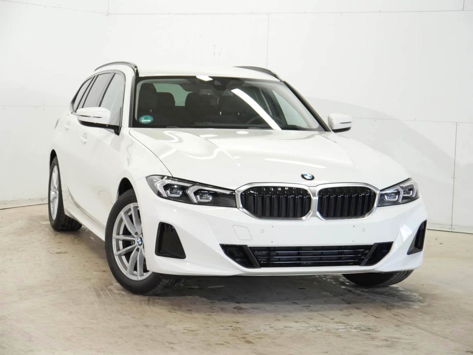BMW 318i Touring Sport+ M Shadow Sound Driving SAG foto 3