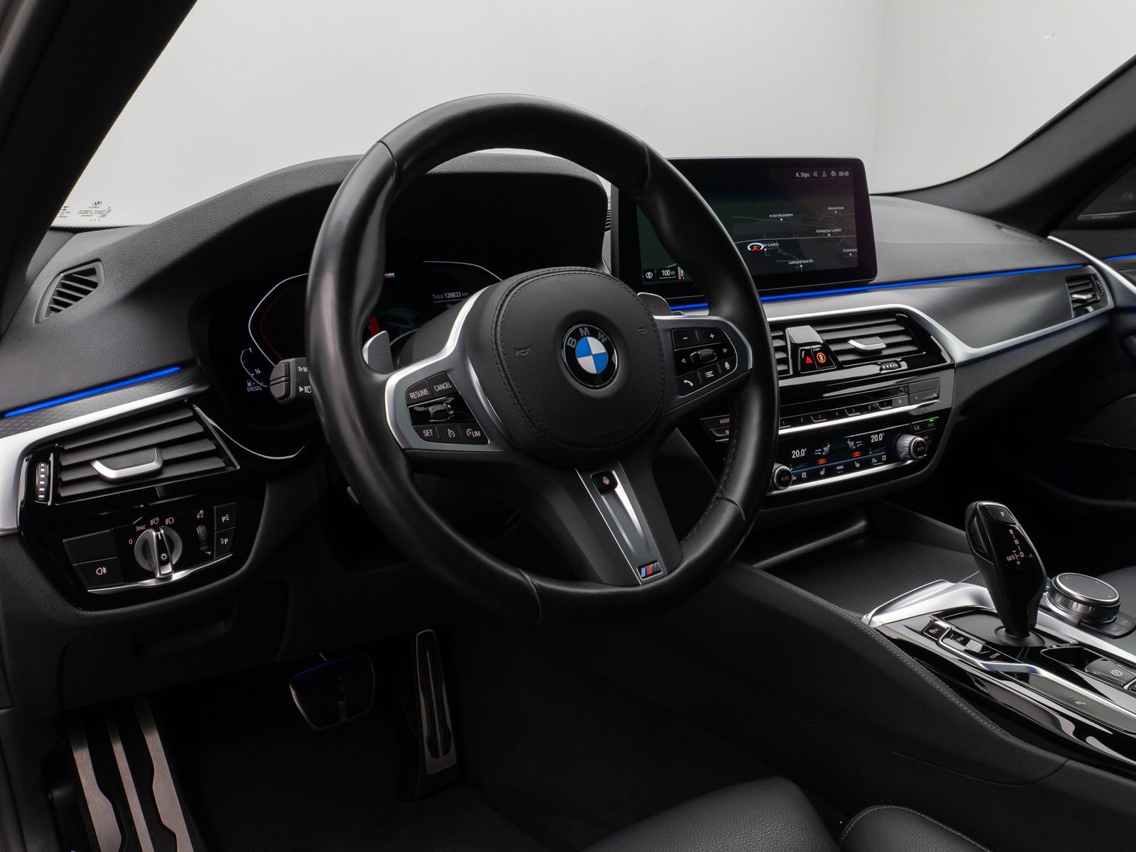 Fahrzeugabbildung BMW 540d xD M Sport Pro Kamera HUD DAB H/K AHK Alarm