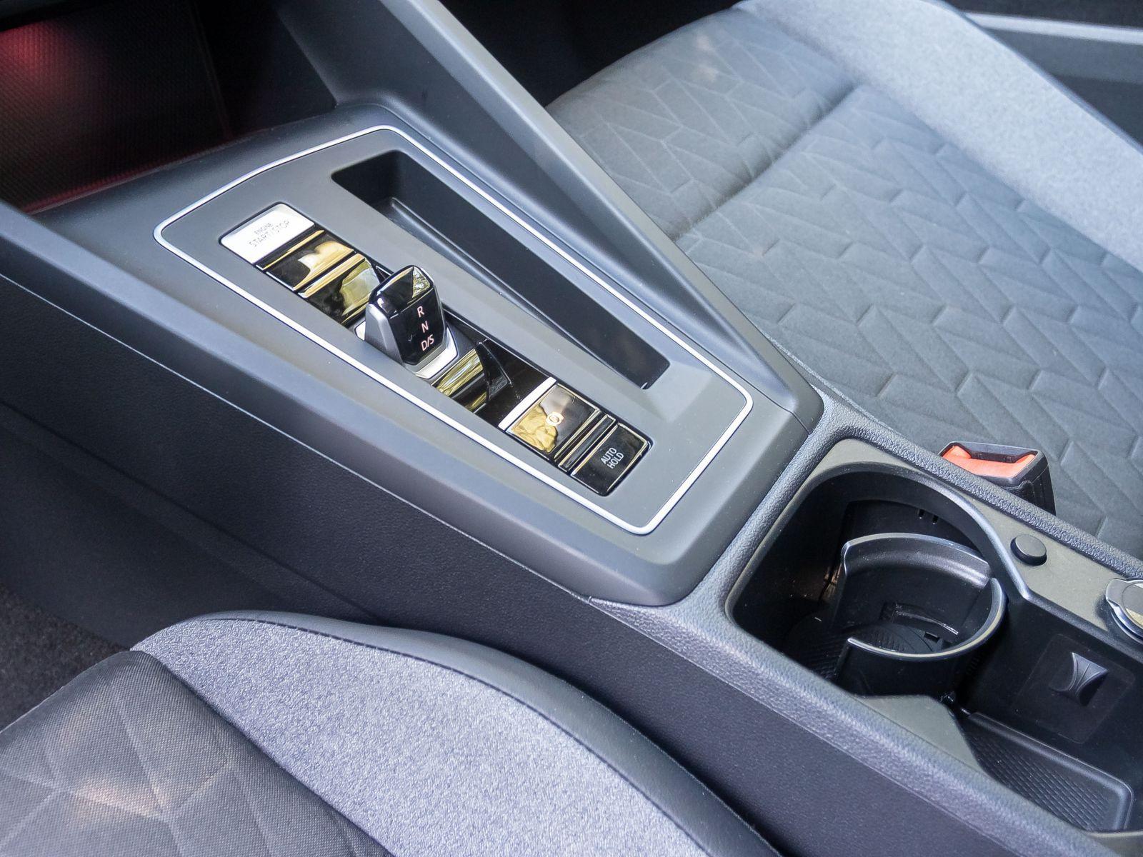Volkswagen Golf VIII Goal 1.5 eTSI DSG Navi Matrix ACC AHK, миниатюра 16