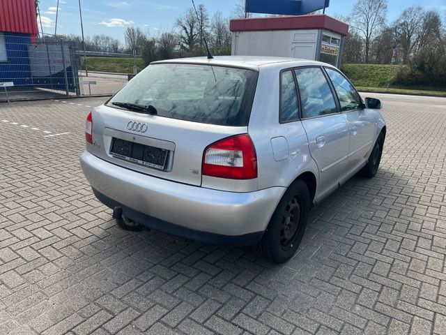 Fahrzeugabbildung Audi A3 1.6 Auto Ambition