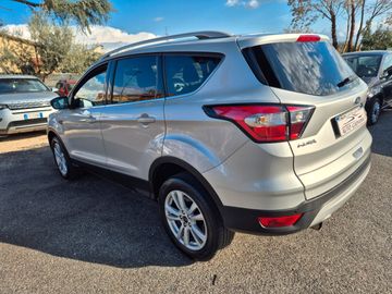 Ford Kuga - 4