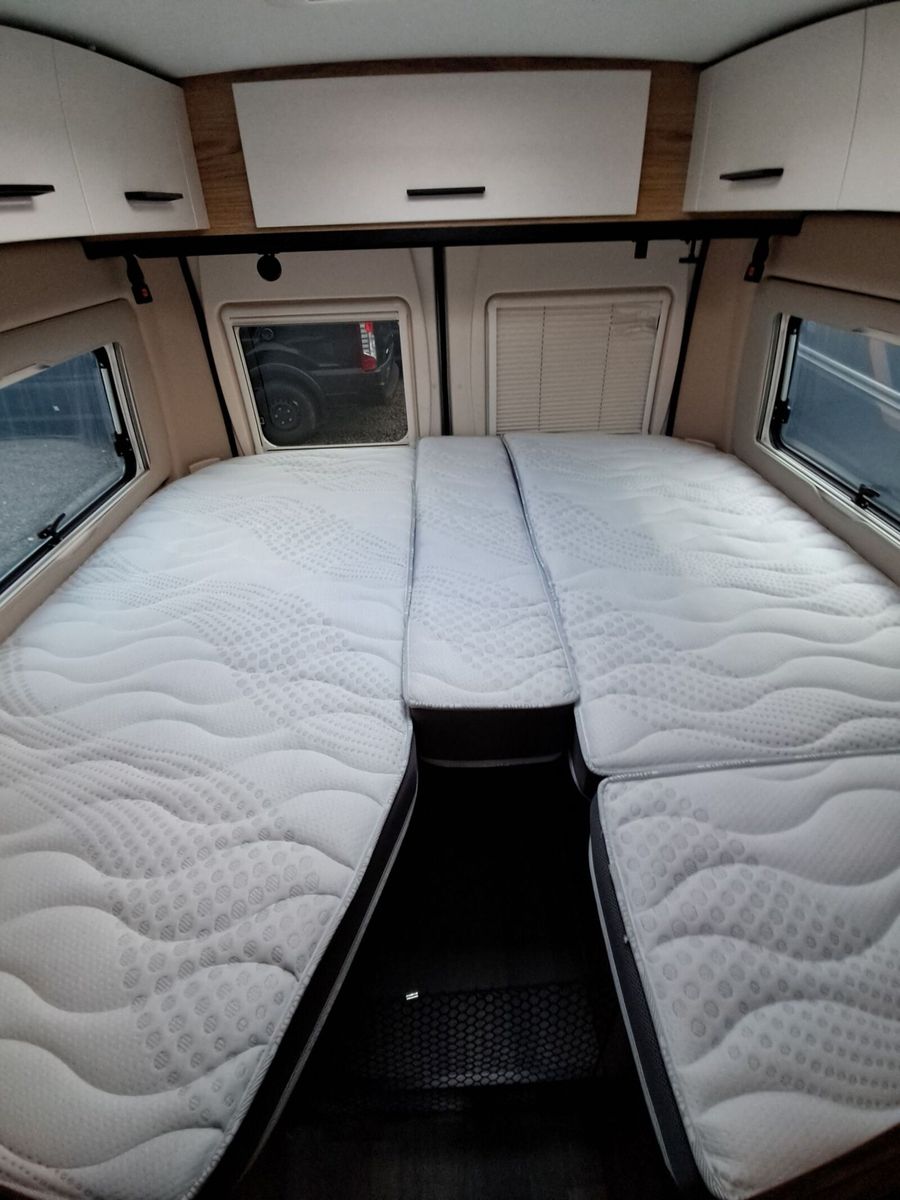 Fahrzeugabbildung Karmann Dexter DE 625  Captain-Chair-Sitze, RFK