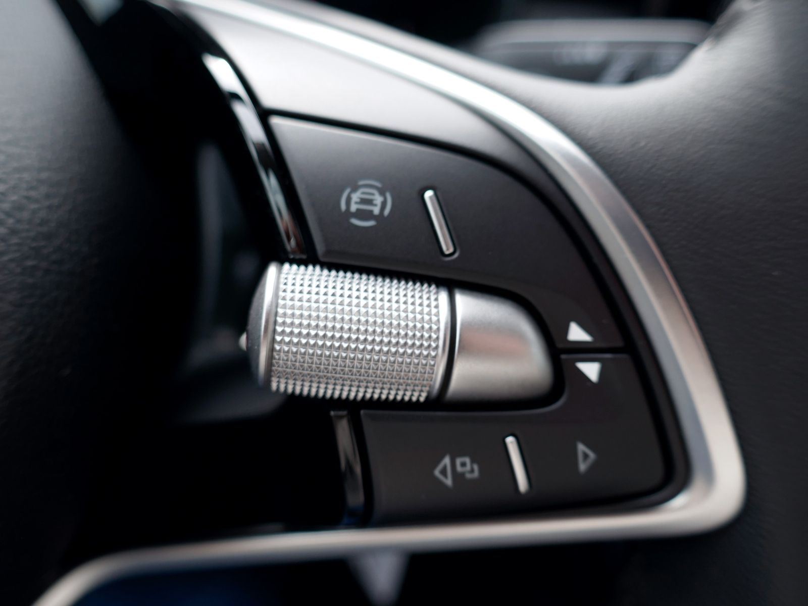 Fahrzeugabbildung SKODA Kamiq Essence 1.0 TSI DSG | LED PDC GRA App