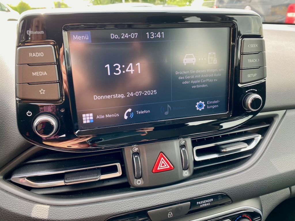 Fahrzeugabbildung Hyundai i30 1.0 AAC SHZ KAMERA ALU ALLWETTER CARPLAY