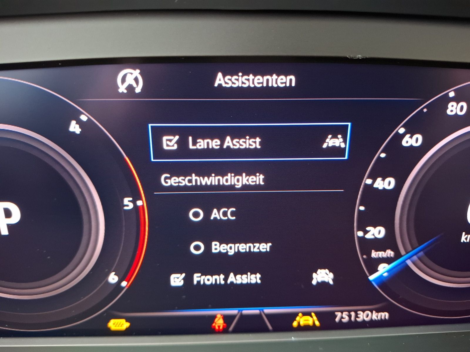 Fahrzeugabbildung Volkswagen Tiguan Allspace TDI Highline 4M DSG R-Line LED A