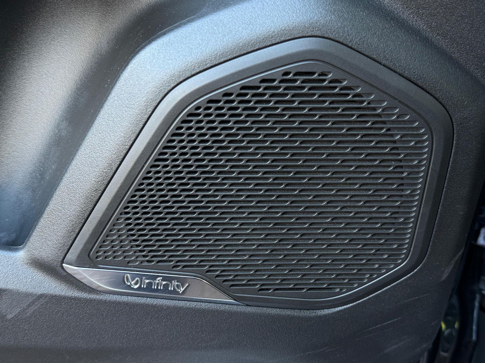 Fahrzeugabbildung Lynk&Co 01 1.5 T Aut PHEV PANO+LED+NAVI+ACC+MEMO+SHZ+360