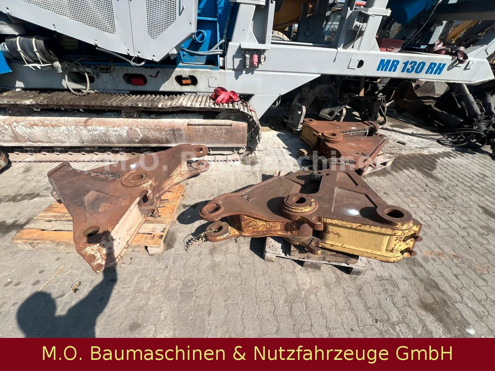 Fahrzeugabbildung Andere VT 40 mit 3 Wechselbacken/Stahl/Beton