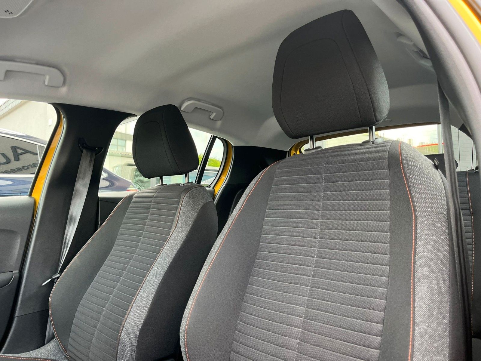 Fahrzeugabbildung Peugeot 208 Active