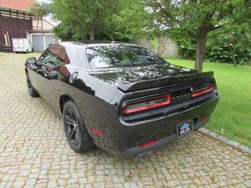 Dodge Challenger - 5