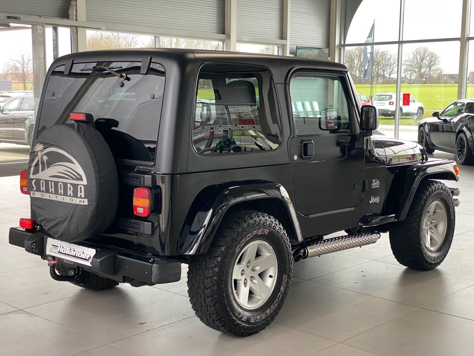 Fahrzeugabbildung Jeep Wrangler 4.0 Sport BFGoodrich T/A 265/70R16 TOP