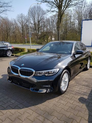 BMW 320i  Sport Line Automatik Sport Line