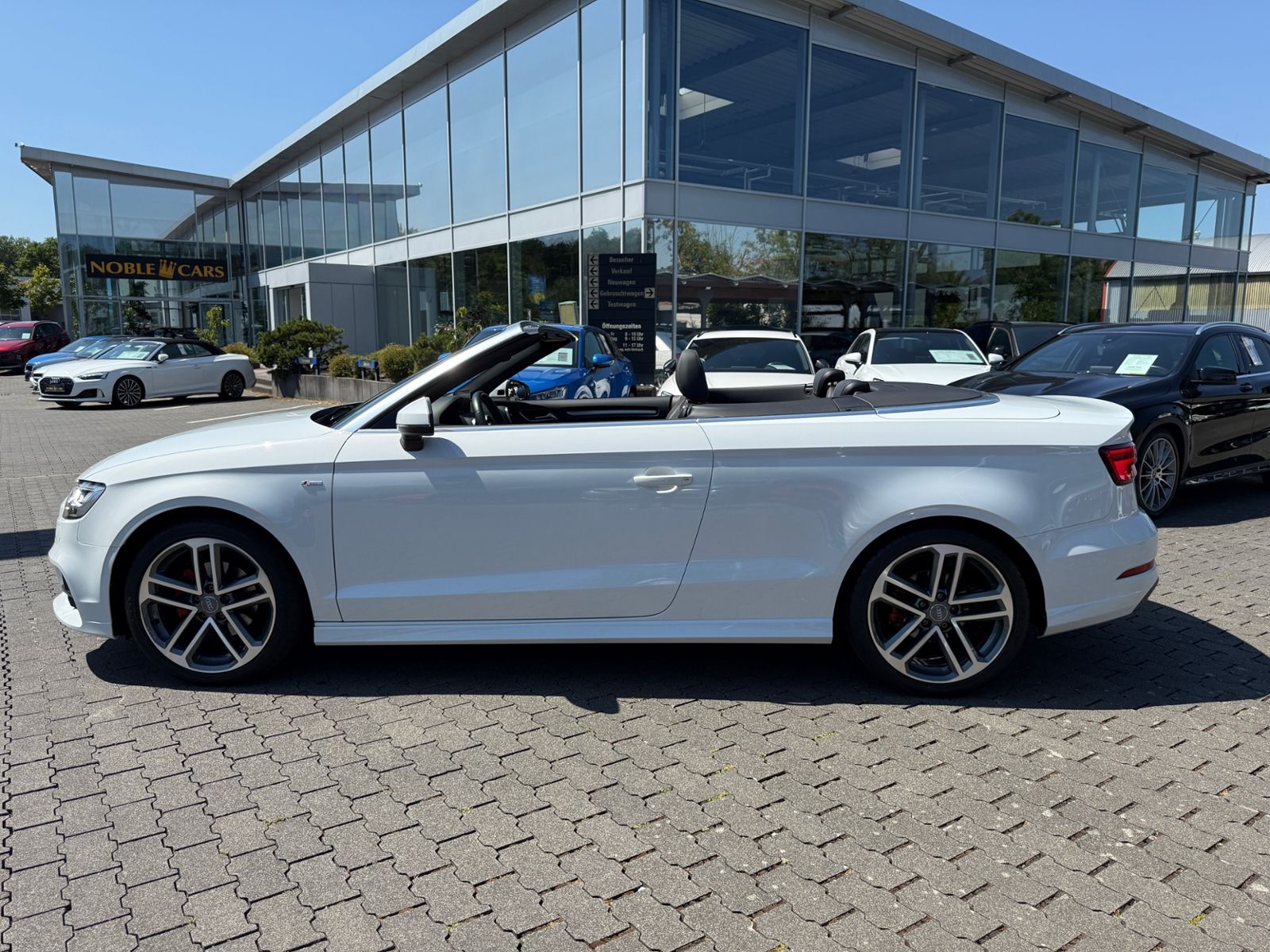 Fahrzeugabbildung Audi A3 Cabriolet S line 35 TFSI KAM LED NAVI