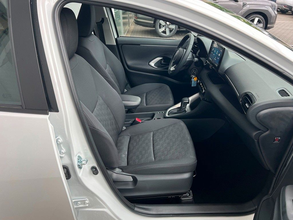 Fahrzeugabbildung Toyota Yaris Hybrid Teamplayer Comfortpaket