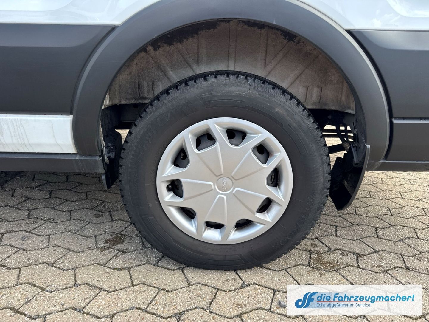 Fahrzeugabbildung Ford Transit Kombi 350 L3 Trend Lift Temp Tel.-Vorb.