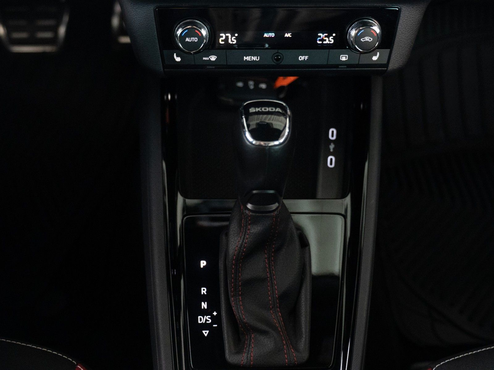 Fahrzeugabbildung SKODA Scala Monte Carlo DSG/KEYLESS/NAVI/LED/PDC/PANO