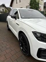 Volkswagen Touareg 3.0 V6 TDI 210kW 4MOT Tiptr. R-Line ... - VW Touareg Gebrauchtwagen in Bonn