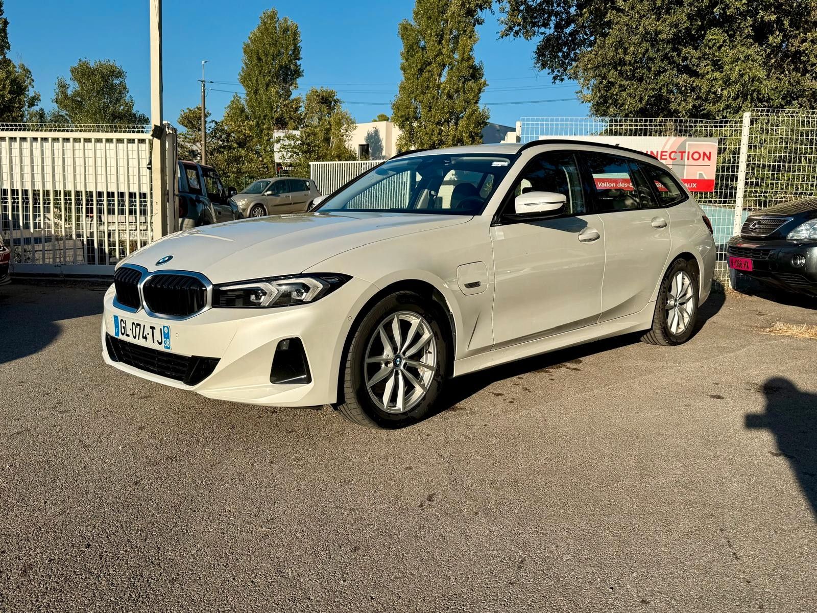 BMW 330 eA 292 ch Touring Business imagem 2