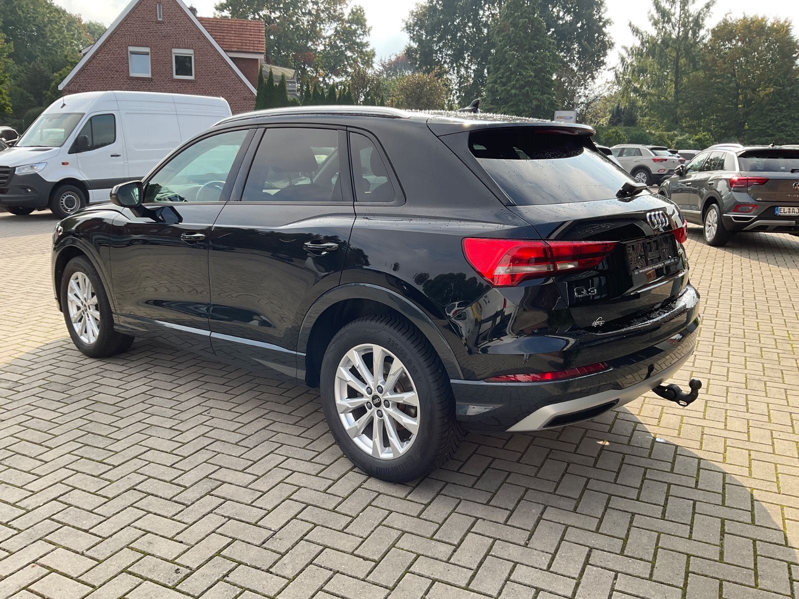 Fahrzeugabbildung Audi Q3 35 TDI S tronic,AHK,Kamera,GJR,LED