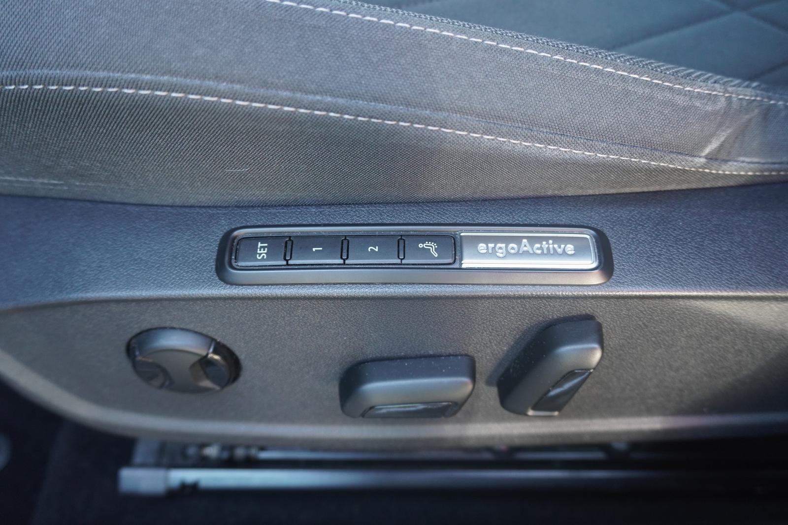 Volkswagen Golf VIII 1.5 TSI LED Navi Kamera Standheizung, миниатюра 12
