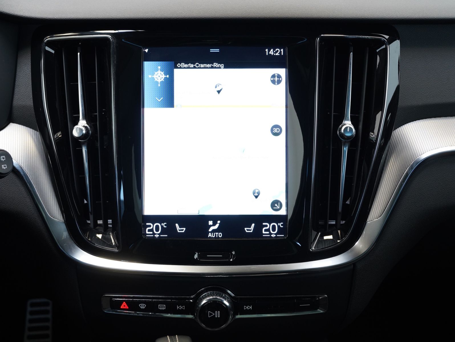 Fahrzeugabbildung Volvo V60 T6 AWD Recharge Plug-In R Design INTELLISAFE