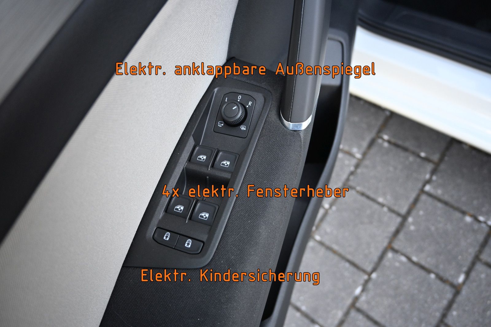 Fahrzeugabbildung Volkswagen Touran 2.0 TDI DSG °ACC°AHK°DYNAUDIO°7-SI°STHZ°