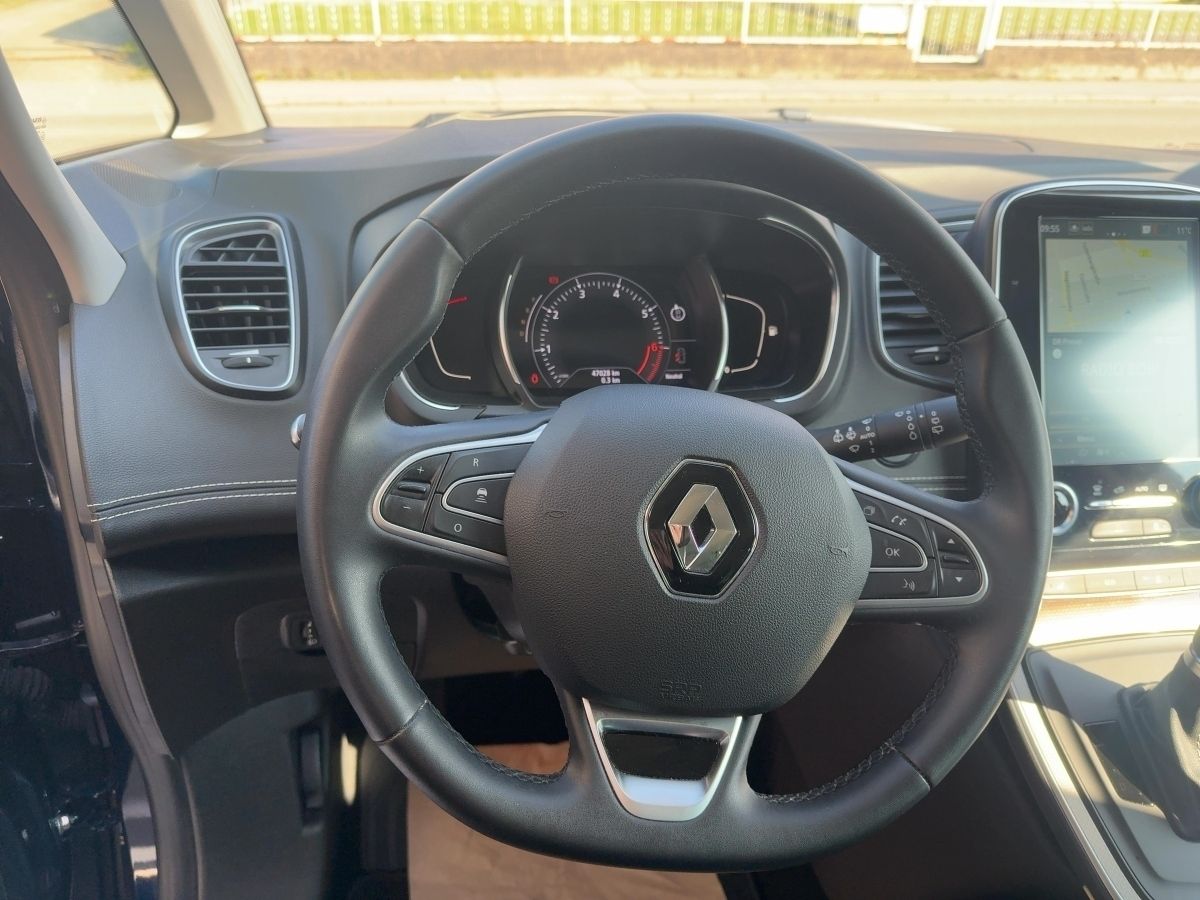 Fahrzeugabbildung Renault Grand Scenic TECHNO TCe 140 EDC 7-Sitzer