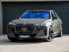 BMW M760 – 1 / 33