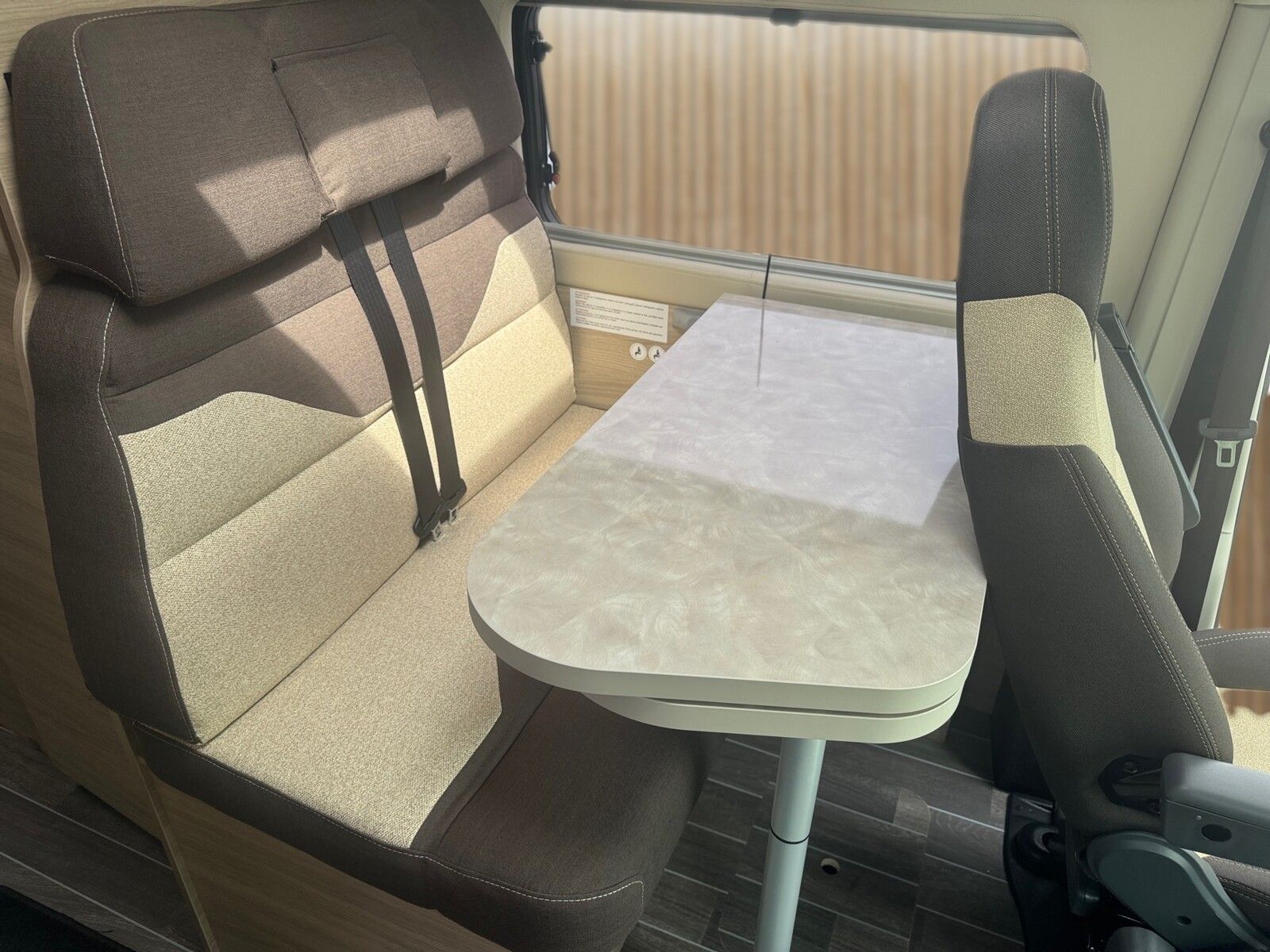 Fahrzeugabbildung Forster Vantasy FV636EB Autm. 140PS