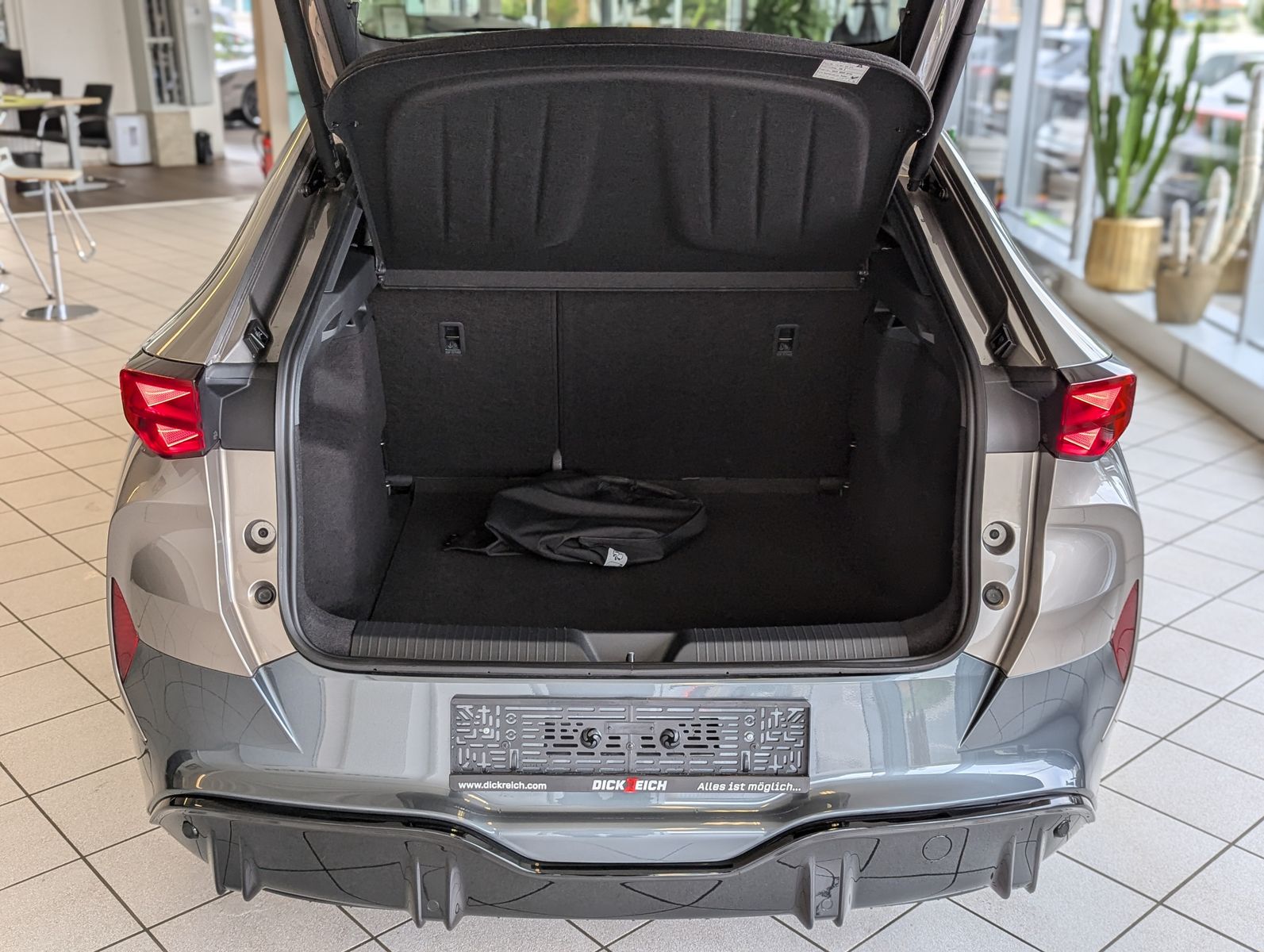 CUPRA Tavascan 210 kW Endura Drive-Pack 82kwh Navi-15" - Image 16