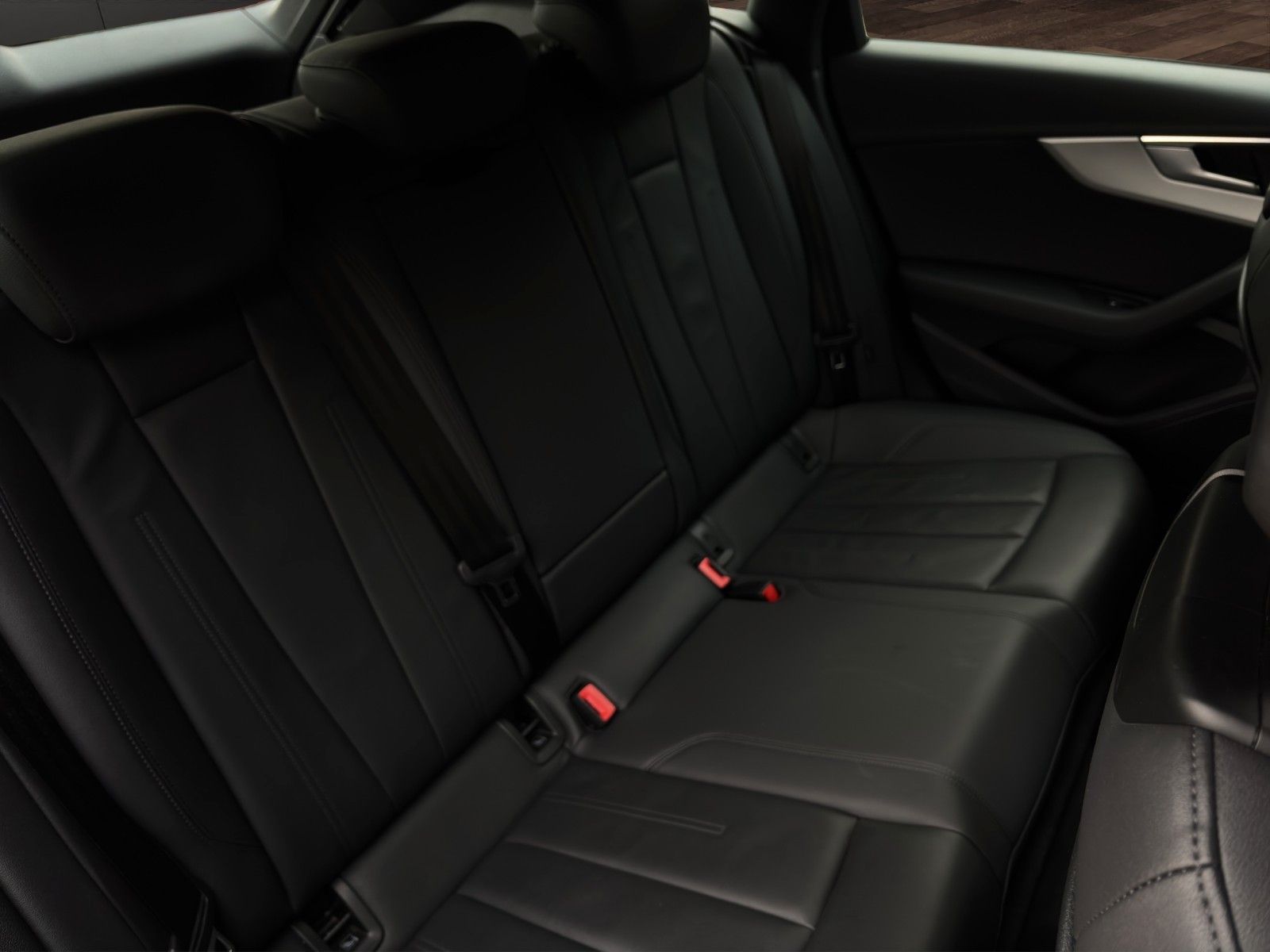 Fahrzeugabbildung Audi A4 Avant *S-line*Elektr.Sitze*ACC*Carplay*Leder