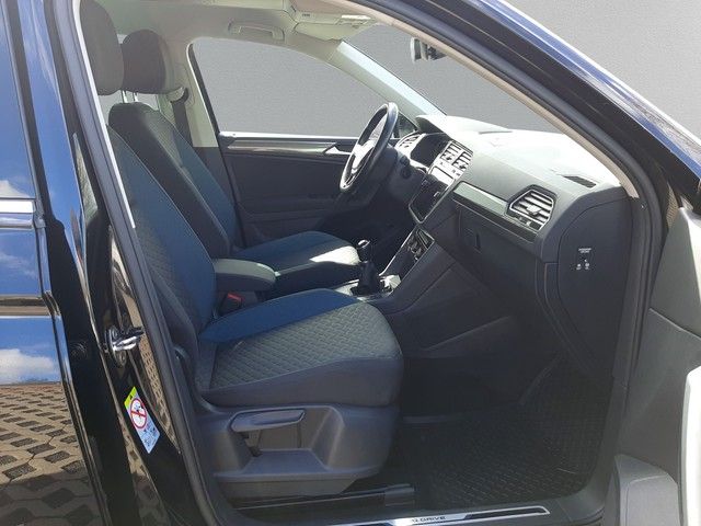 Fahrzeugabbildung Volkswagen Tiguan IQ.DRIVE 1.5TSI AHK eleHeck Kamera Navi