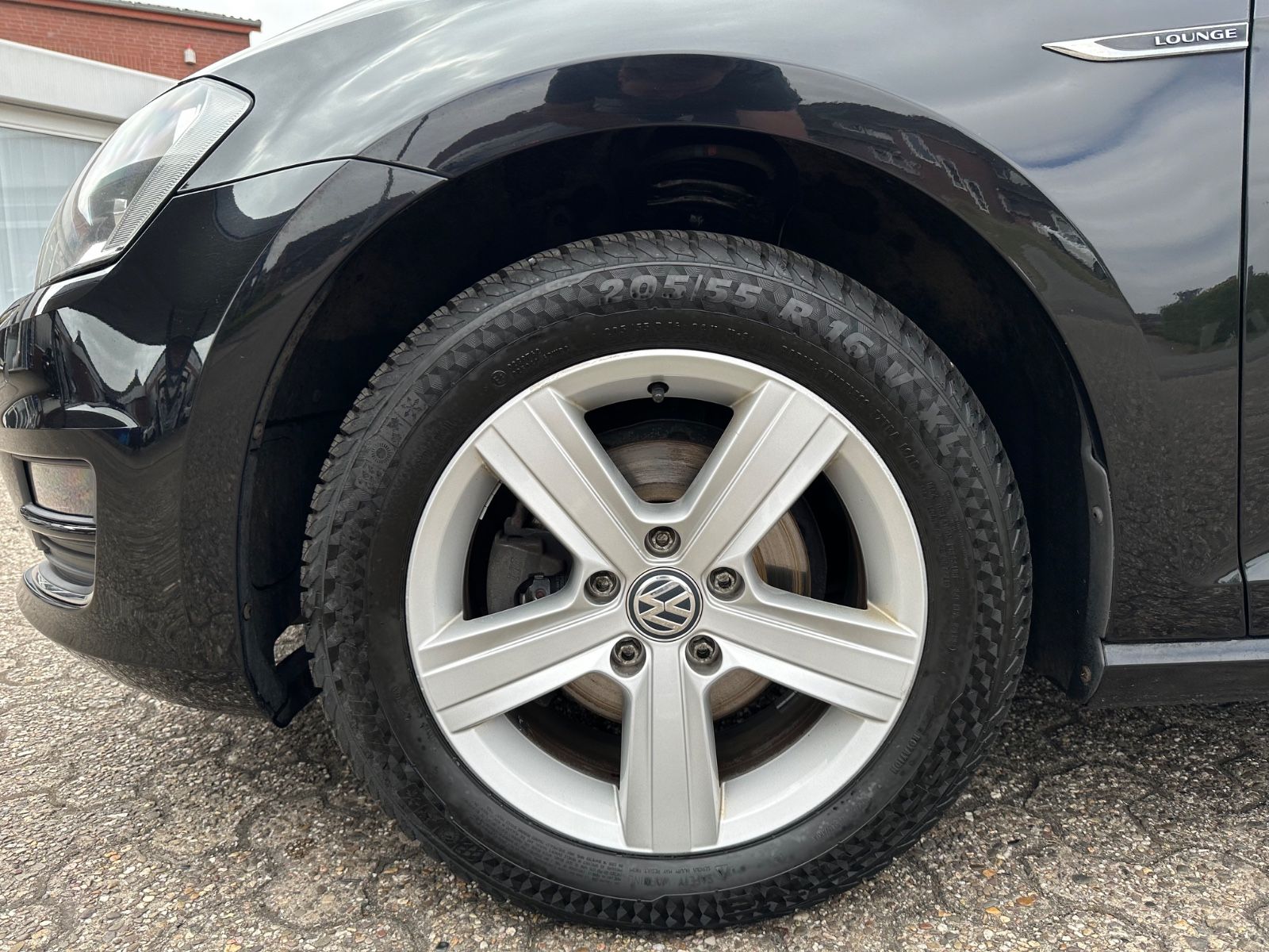 Fahrzeugabbildung Volkswagen Golf VII 1.2 TSI Lounge Navi/SHZG/BT/GRA/GJR