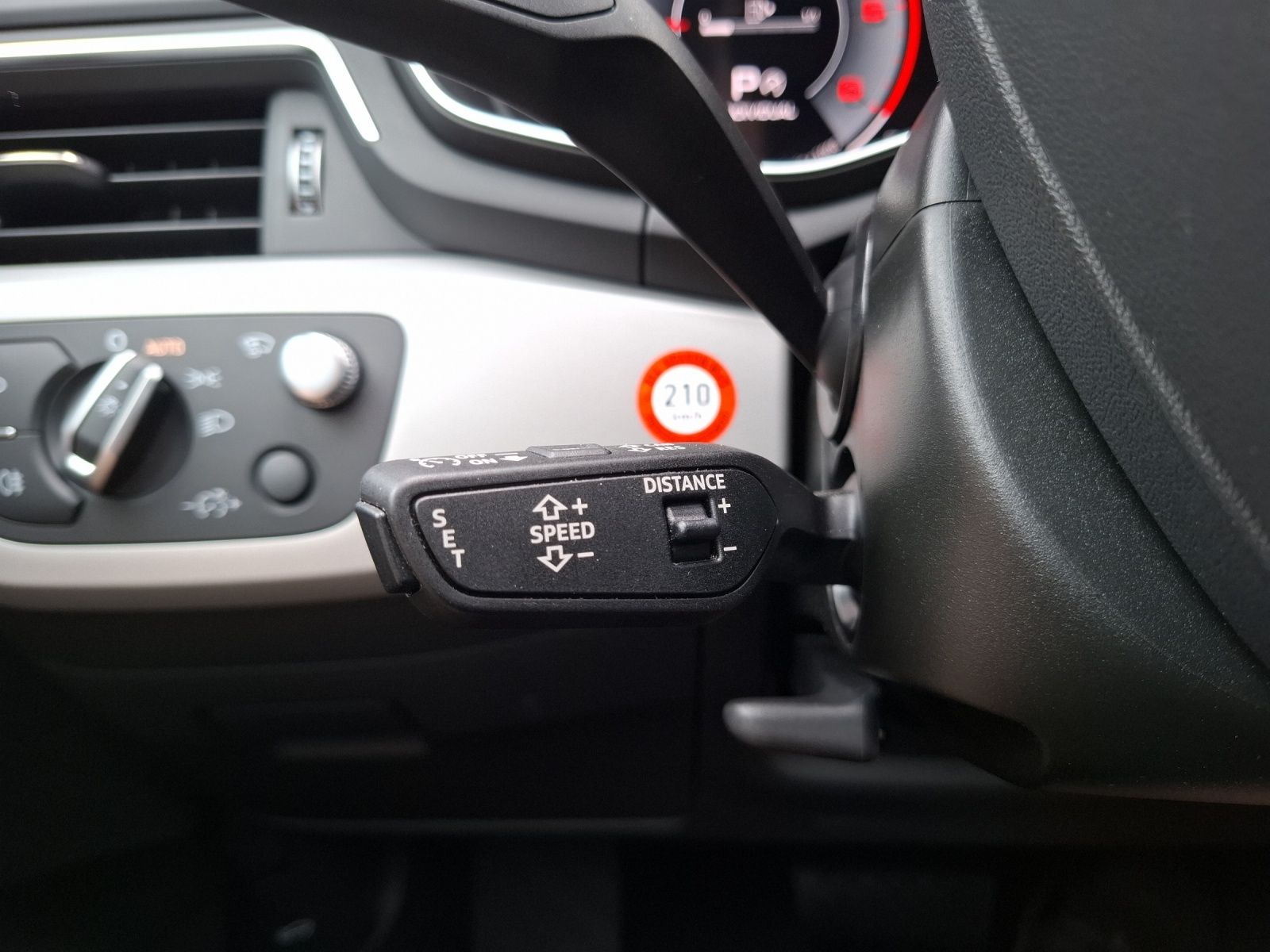 Fahrzeugabbildung Audi A4 Avant 40 TDI advanced quattro S-tronic STH Ma