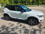 Volvo XC40 D4 AWD R Design Geartronic R Design - Volvo XC40 in Hamburg
