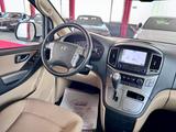 Hyundai H-1 Travel Premium Leder 8 Sitze Automatik Navi - Hyundai H-1: Kleinbus