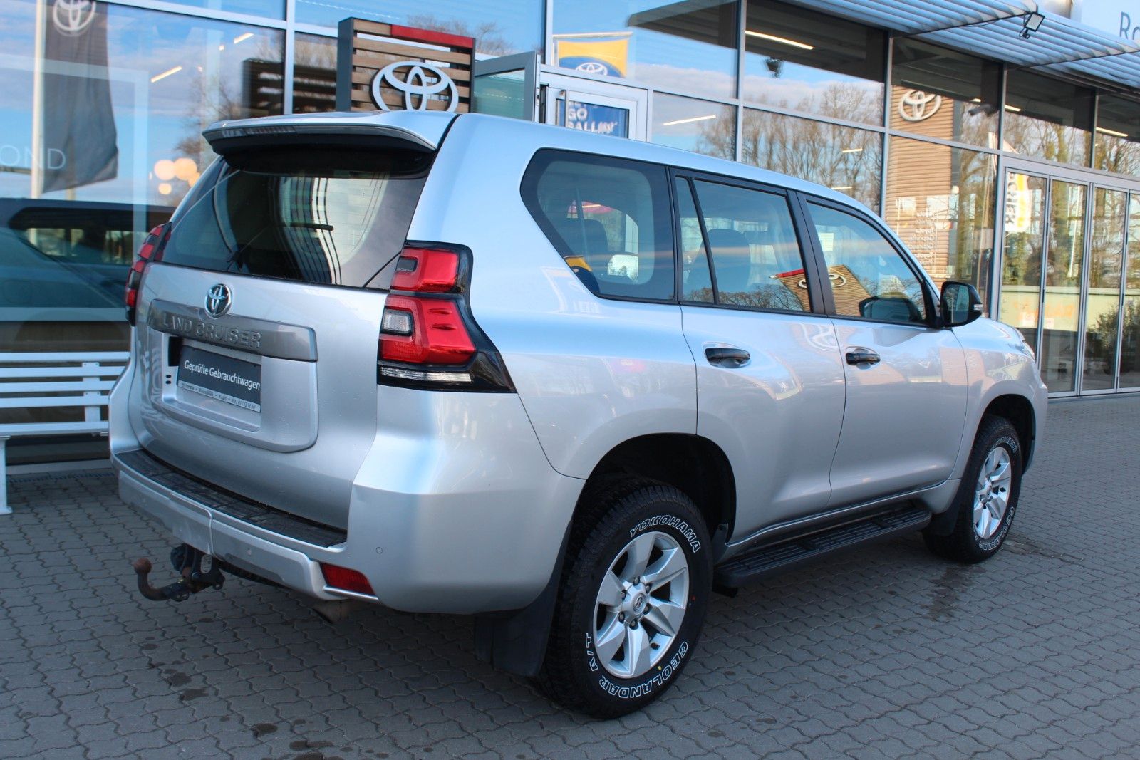 Toyota Land Cruiser Basis 2.8 Automatik*4x4*AHK*PDC*GJR foto 10