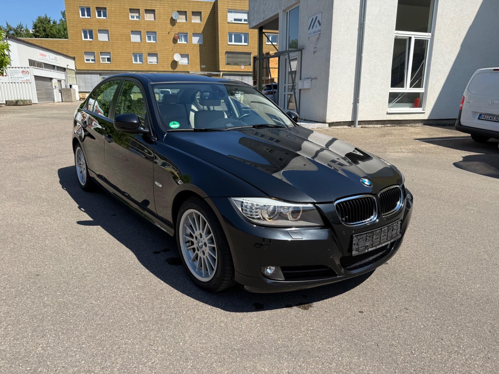 BMW 320 3 Limousine 320i Leder Navi Xenon SD PDC