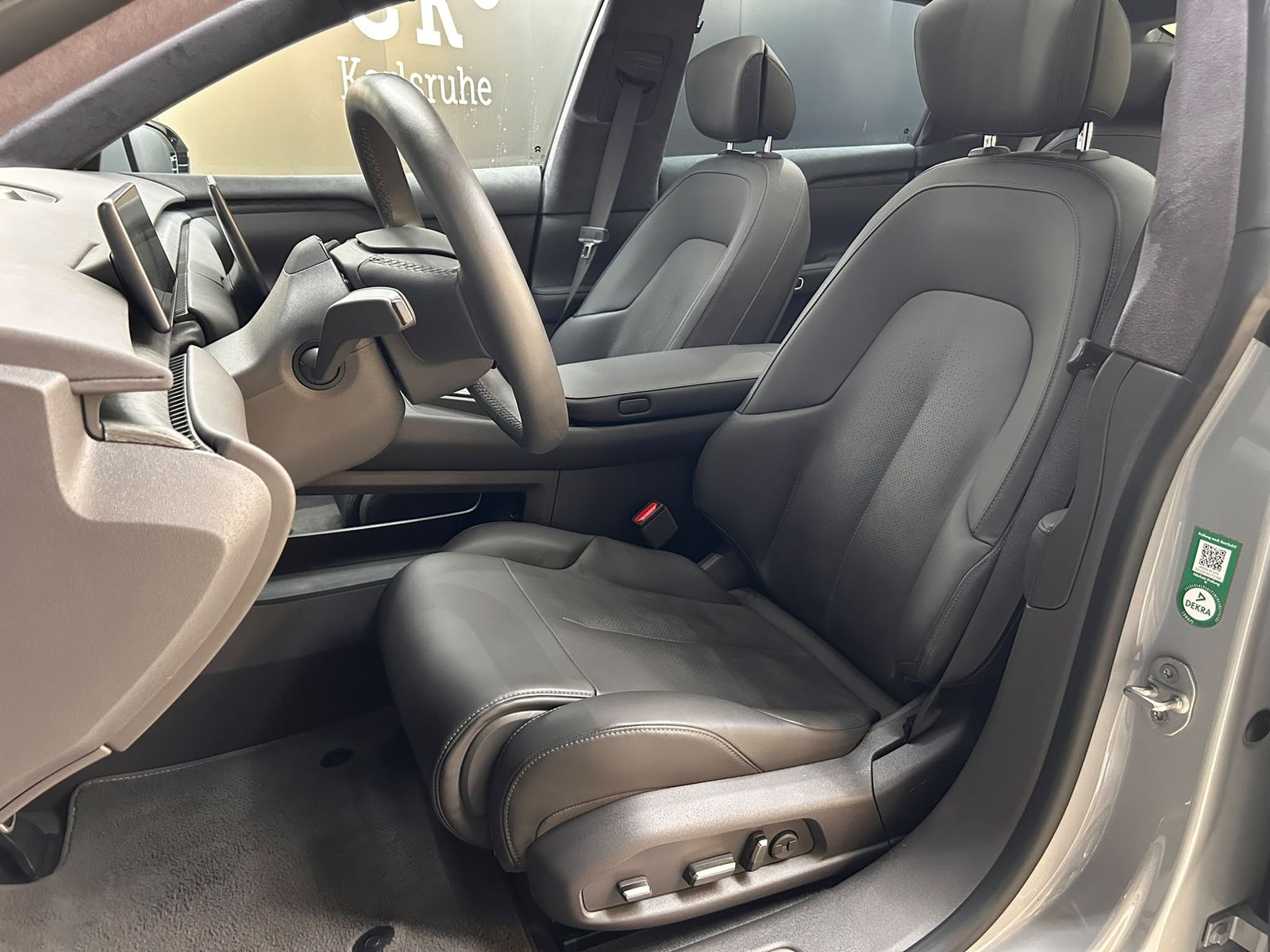 Fahrzeugabbildung NIO ET7 AWD BATTERI INKL PANO+HEAD+360+ACC+LED+AHK+