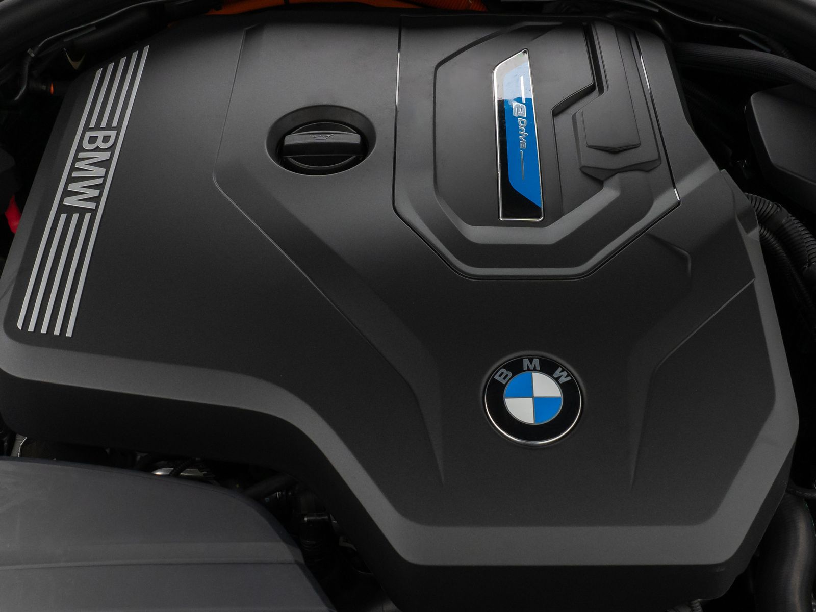 Fahrzeugabbildung BMW 330e M Sport Kamera DAB HiFi Stop&Go Komfort 19"