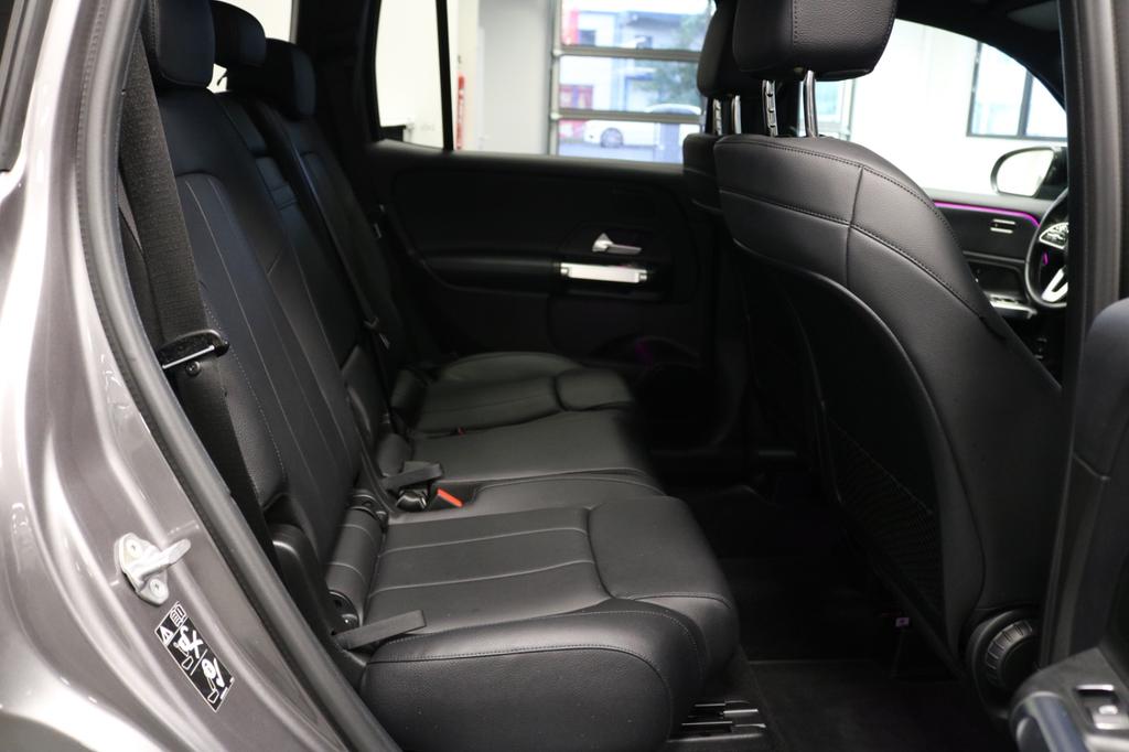 Mercedes-Benz GLB 180